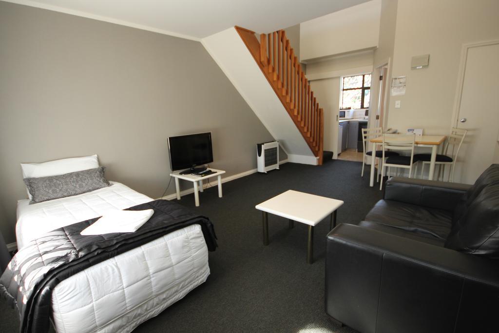 Champers Motor Inn Lower Hutt Exteriör bild
