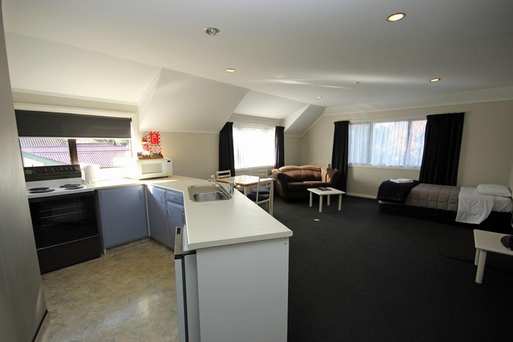 Champers Motor Inn Lower Hutt Exteriör bild