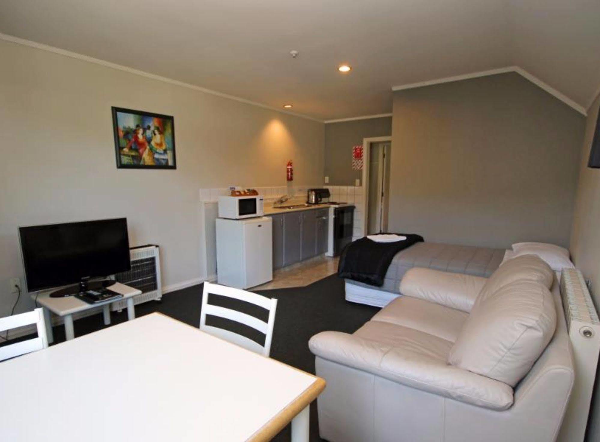 Champers Motor Inn Lower Hutt Exteriör bild